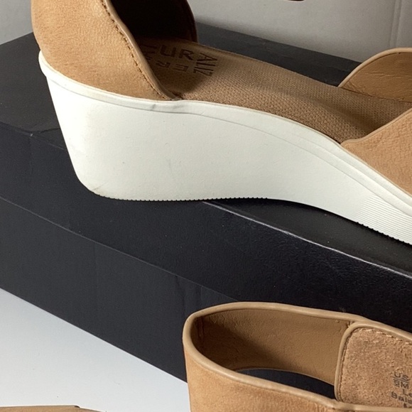 RIVIERA WEDGE SANDAL. Note: No Box - Picture 12 of 12